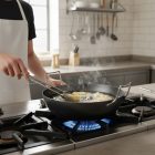 Carbone plus mély vasserpenyő, 32 cm, 6 l, de Buyer