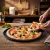 Kékvas perforált perem nélküli pizzaforma, 24 cm, de Buyer