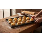 de Buyer Profi Sütőlemez 60×40 cm – Kékvas Péksütő Tepsi, 90° Perem