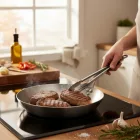 Prémium Mineral B Vasserpenyő Grillezéshez 32 cm-es a De Buyer-től - Kiváló választás