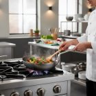 de Buyer Mineral B vas Wok, 24 cm lapos aljú fedő nélkül