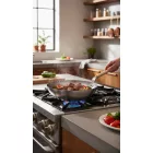 Mineral B Bois szénacél wok, bükkfa nyéllel, 28 cm, de Buyer