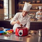 Csokoládé temperáló, mini analóg, piros, 1,8 l, 26x26x16 cm