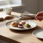 ORGANICA MARE couver-zsemle tányér, 16 cm, porcelán