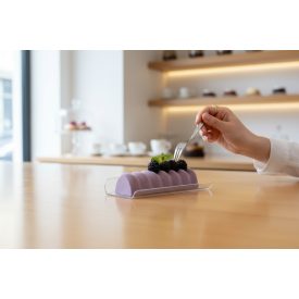 Átlátszó négyzetes süteményestálca felhajtott széllel, 60X140 mm, polikarbonát