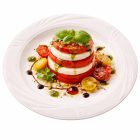 Friss Caprese saláta fűszeres szósszal