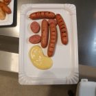 Magyar termék papírtálca, kolbászos tálca, 170×225 mm – környezetbarát és praktikus megoldás