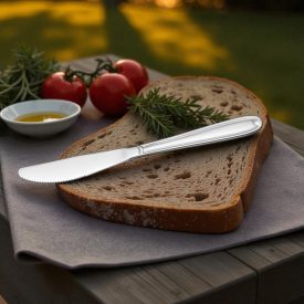 „EURO Evokes ECO rozsdamentes evőkés mediterrán teraszon, olívaolajjal, paradicsommal és fűszernövényekkel.”