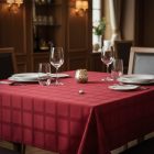 Bordó damaszt szennytaszító Asztalterítő 140x220 cm