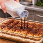 Szirupadagoló flakon, zuhanyfejes, 7x7x27 cm, 1 literes