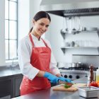 Fóliakötény, piros, 80-125, polietilén