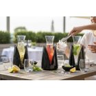 kancsók hideg italokkal vendéglátó környezetben