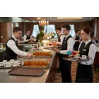 italok szállítása több GN tálcán éttermi használatban