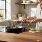 La Lyonnaise 32 cm-es kékvas serpenyő – de Buyer nagy méretű acélserpenyő profi pirításhoz