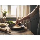 La Lyonnaise 32 cm-es kékvas serpenyő – de Buyer nagy méretű acélserpenyő profi pirításhoz