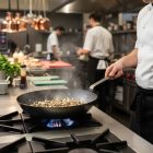 La Lyonnaise 36 cm-es kékvas serpenyő – de Buyer nagy méretű acélserpenyő profi felhasználásra