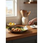 Carbone Plus Vasserpenyő 36 cm-es, füllel a de Buyer-től - Prémium minőség