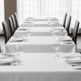 Fehér damaszt asztalterítő, 140*140 cm