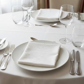 Fehér damaszt hangedli 44*44 cm