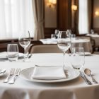 Fehér damaszt hangedli 44*44 cm