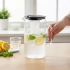 SIMAX hőálló kancsó hűtőbetéttel, 2,5 literes, fekete tetővel