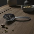 Space Line szűrőkanál 11x33 cm – modern konyhában elhelyezve, hőálló műanyag kivitelben, praktikus konyhai kiegészítő