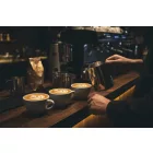 cappuccino és latte készítés vendéglátó környezetben