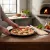 Pizzaforma, felső átm.: 28 cm, alsó átm.: 26 cm, kékvas