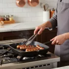 Öntöttvas bordázott Grill serpenyő 22-22-3,5 cm