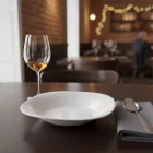 Parma fehér szögletes mélytányér szett – több darab egymásra helyezve, elegáns és praktikus porcelán étkészlet része