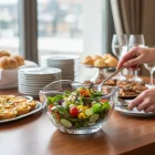 büfé asztal több kínáló tállal vendéglátásban