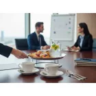 35 cm-es kerek inox tálca 2 cm-es peremmel – rozsdamentes acél szervírozó tálca elegáns tálaláshoz