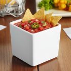 Porcelán szószos tálka – kompakt, modern, szögletes forma