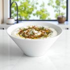 Bordázott belső felületű porcelán tálka 75 ml – elegáns szervírozáshoz