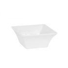 Enyhén kúpos szögletes porcelán tálka – szószokhoz, fingerfoodhoz