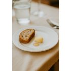 BOJ fehér porcelán desszertes tányér 19 cm, elegáns tálalás finom desszerttel – modern, minimalista stílusú porcelán tányér éttermek számára