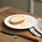 BOJ fehér porcelán kenyértányér 16 cm – letisztult, elegáns porcelán tányér couvert vagy előétel tálalásához