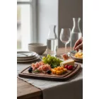 fa tálaló deszka ételekkel büfé környezetben mobil nézetben