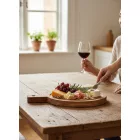 Acacia kerek nyeles fa tálalódeszka 14x19x1,5 cm