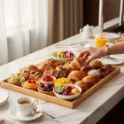 GN 1/1 bambusz tálalótálca, 53×32,5x2,5 cm, svédasztalos kínáláshoz (GOBI)