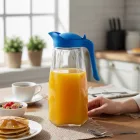 1,5 literes üveg hűtőkancsó tetővel