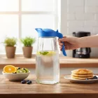 1,5 literes üveg hűtőkancsó tetővel