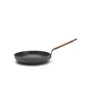 Choc B Bois Serpenyő 24 cm kerámia bevonattal bükkfa nyéllel, 4 mm kovácsolt alumínium test, de Buyer