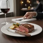 Fanyelű steakkés készlet steakek és grillezett húsok fogyasztásához